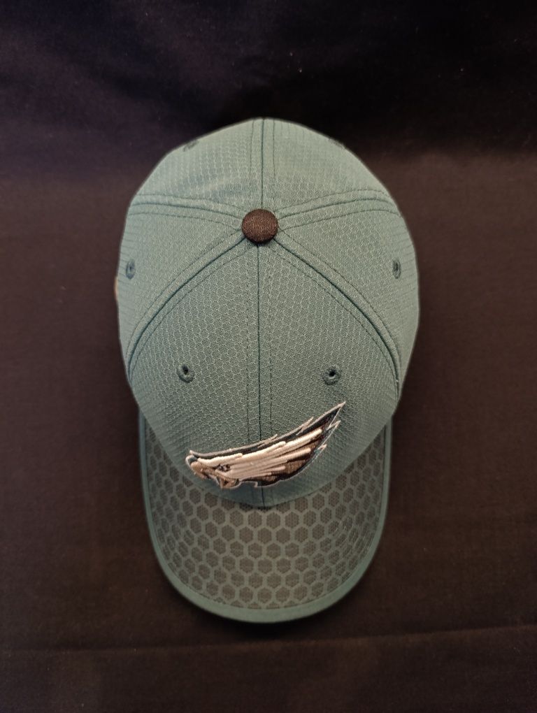 Шапка на Philadelphia Eagles