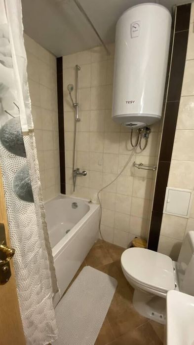 Дава се под наем Двустаен апартамент в Бургас, Център - 70 кв.м за 510 € - Снимка #6