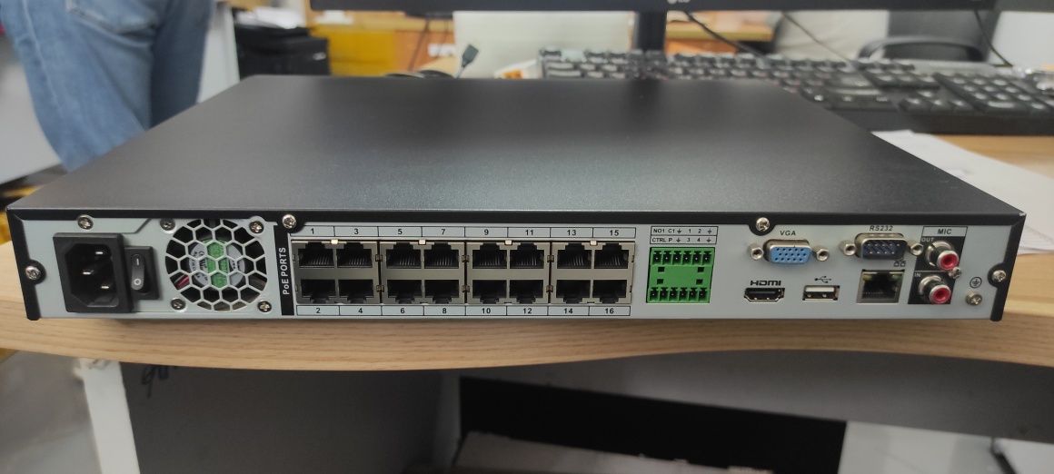 Видеорегистратор Dahua аналоговый, цифровой 16 канальный PoE