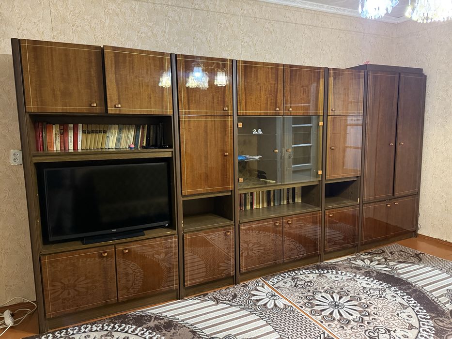 Продам стенку в отличном состоянии, самовывоз, торг имеется!