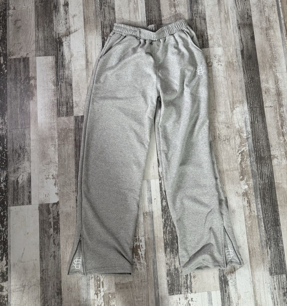 Pantaloni de trening Suvene