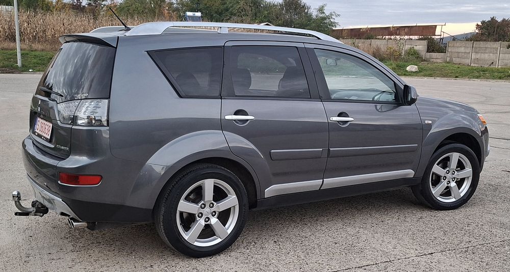 Mitsubishi Outlander 4WD 7LocuriXenonPiele
