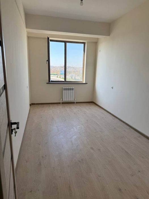 sergile moshina bozor mostini yonida Turon avtosalon yonida