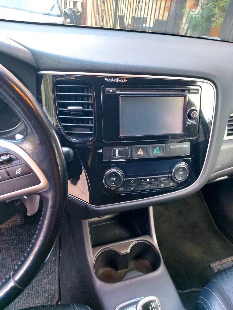 Mitsubishi Outlander 2.0 phev plug in hibrid