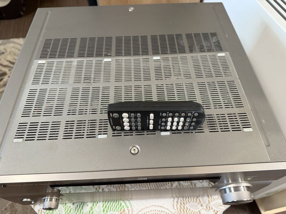 Yamaha RX-V1900 usb Hdmi