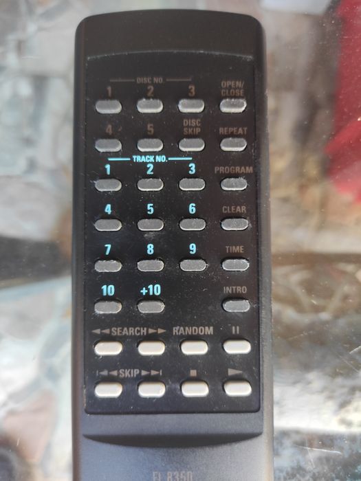 Telecomanda  harman/kardon model: FL 8350