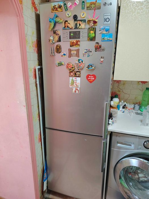 Продам холодильник LG.