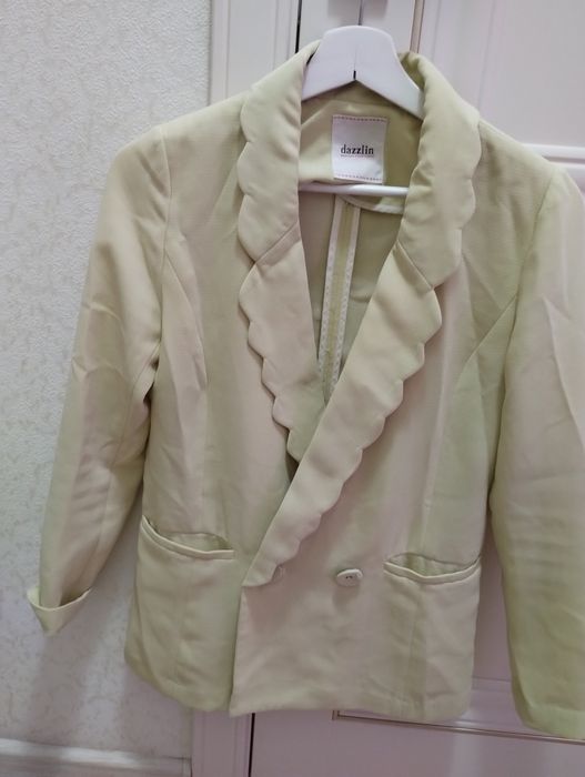 Женские вещи пиджак и платьекостюм