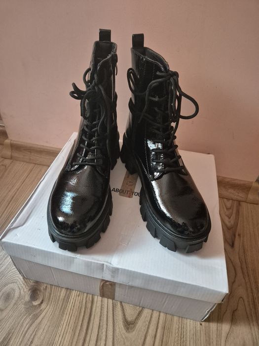 Черни Боти ABOUT YOU