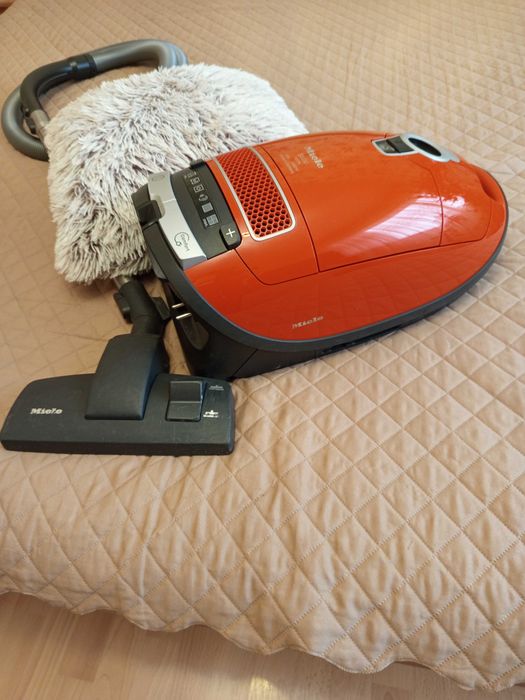 Прахосмукачка Miele S8330 HEPA