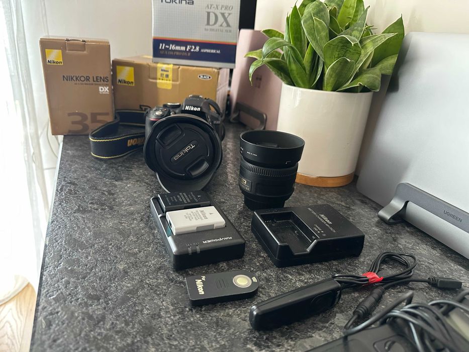 Nikon D5300 + Tokina 11-116mm + Nikkor 35mm