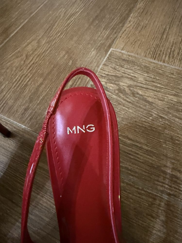 Mango червени нови токчета