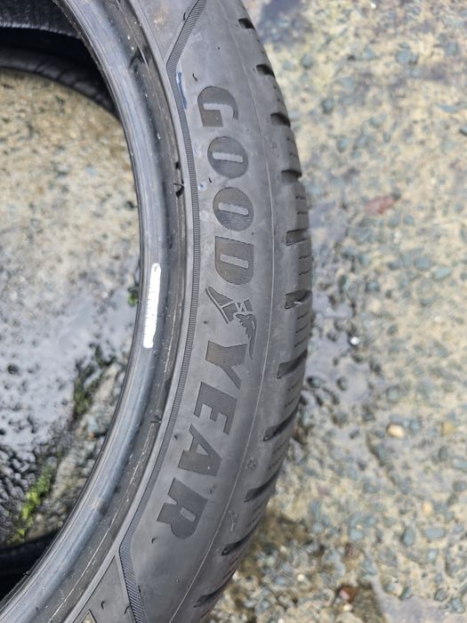 Anvelope iarna 245 40 19