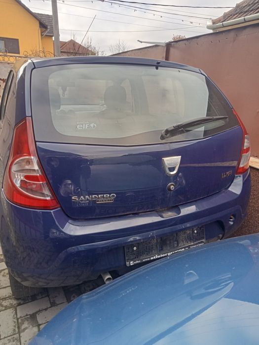 Dacia Sandero recent adusa