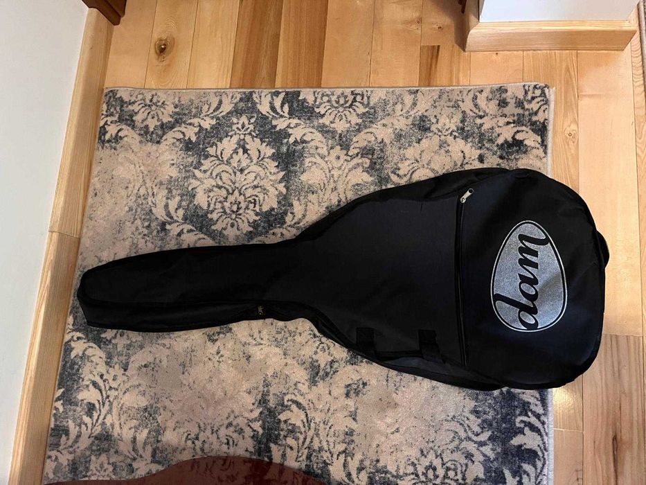 Chitara aproape nouă