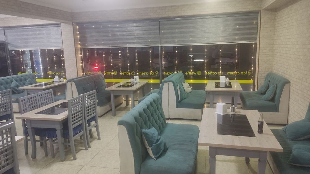 Stol stul divan kafe uchun sotiladi