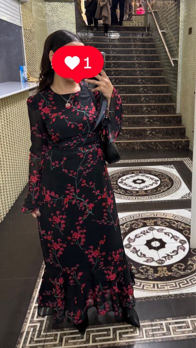 Платье плотный шифон, черное красное цветочное