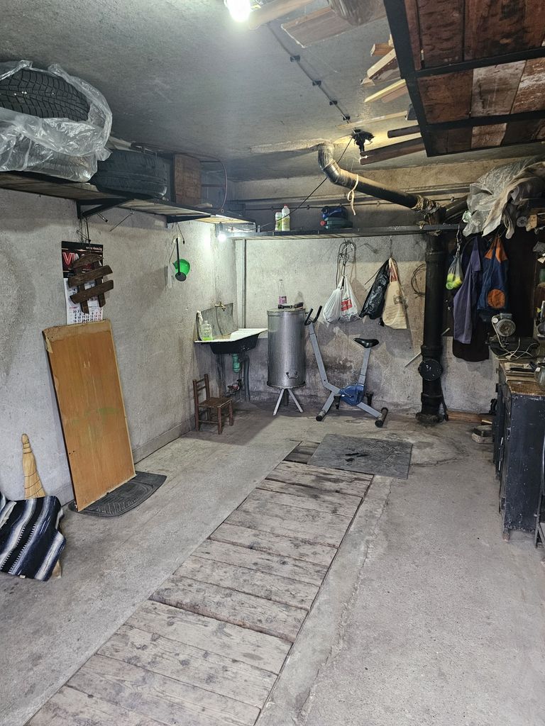Продава се Гараж / Паркомясто в Стара Загора, Три чучура - север - 23 кв.м за 954 €/кв.м - Снимка #1