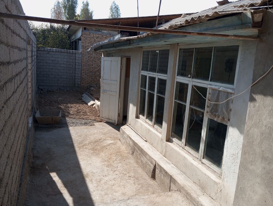 Юмалокда ховли сотилади ориентир 22-мактаб