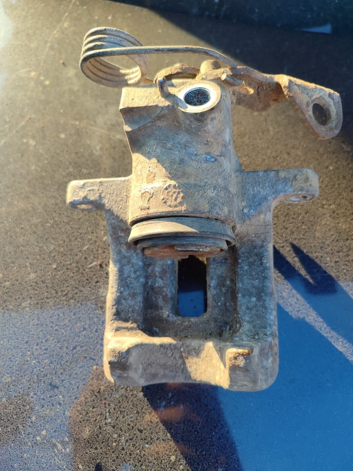 Vand etriere audi A4 1,6 benzina