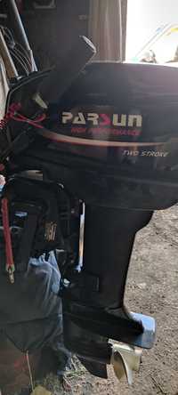 Продам лодочный мотор Парсун 9.9ВМС.