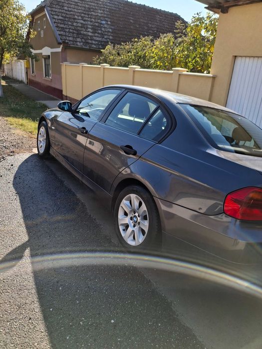 Masina de vinzare BMW seria 3 benzina