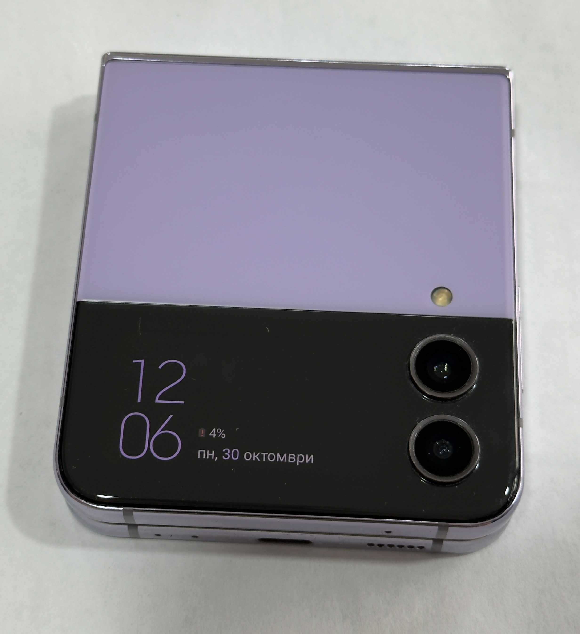 Телефон Samsung Flip 4 128/8gb
