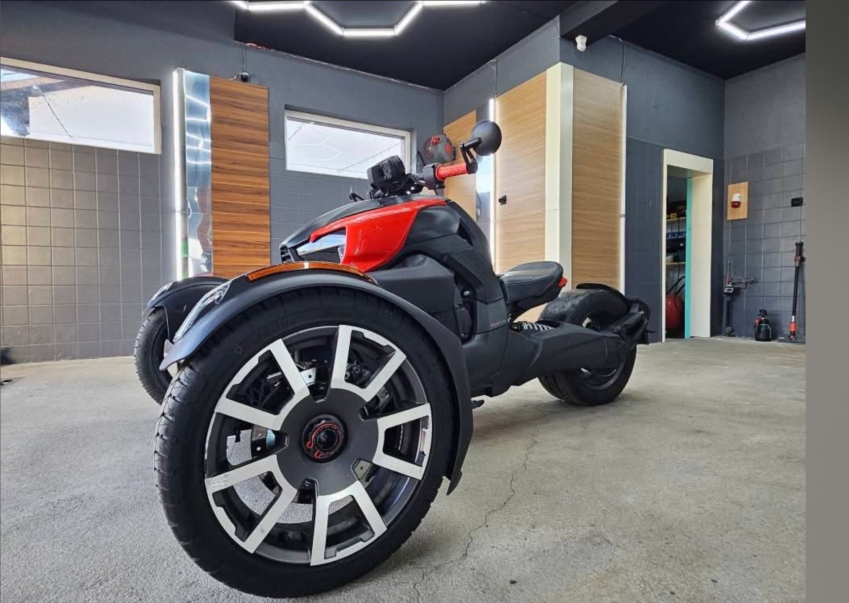 Can-am ryker rally edition 900cc. Триколка