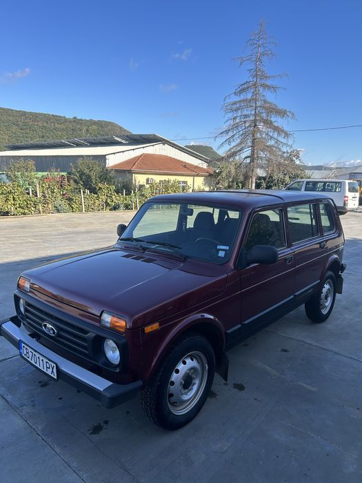 Lada Niva-дълга база 2020г. Много запазена