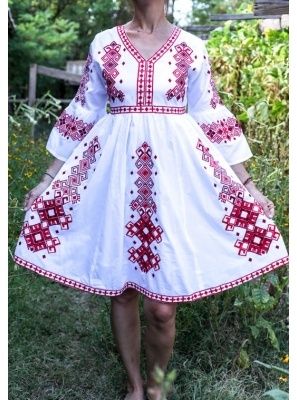 Vând rochie tradițională