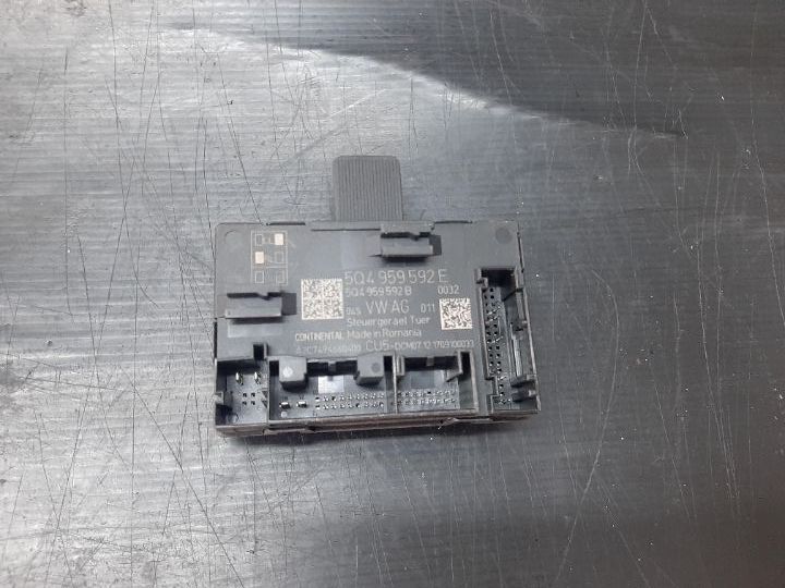 Modul confort usa dreapta fata vw t roc a11 5q4959592e 5q4959592b