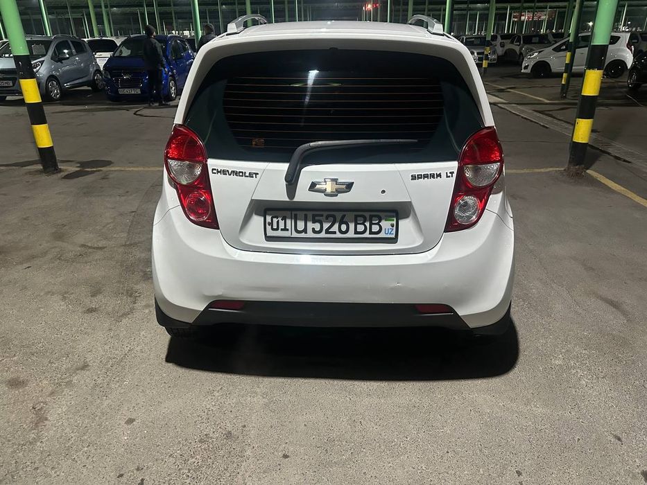 Avtomat 2017 yil oq spark sotiladi kraskasi toza