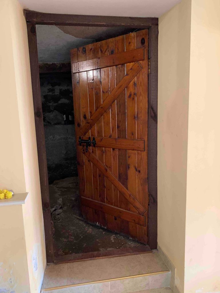 Продава се Многостаен апартамент в с. Копиловци, Област Монтана - 160 кв.м за 249 €/кв.м - Снимка #6