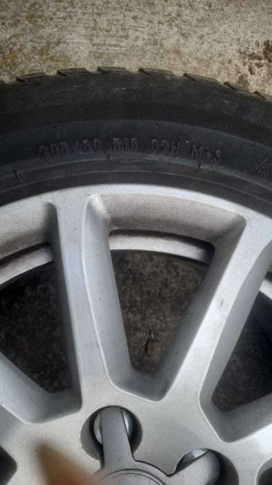 Vând anvelope de iarna  mărimea 205/60R16 92H M+S