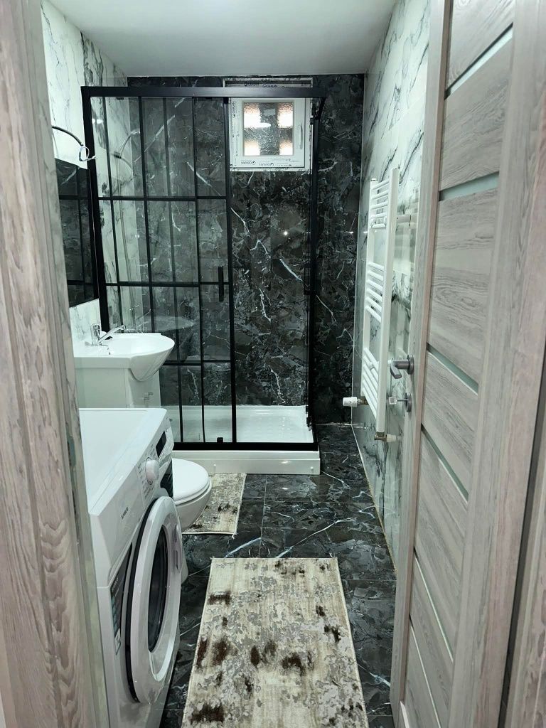 Închiriez apartament
