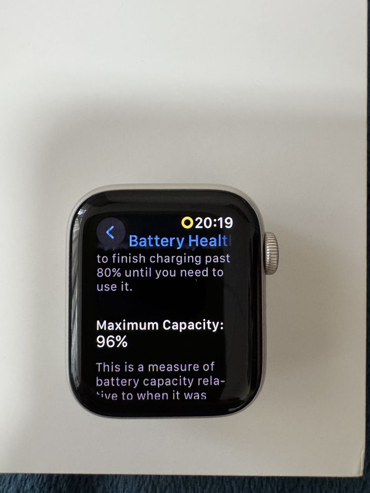 Apple watch SE (gen2) 40mm Starlight, GPS, 96% battery health