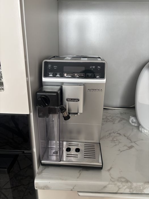 Кофемашина Delonghi autentica