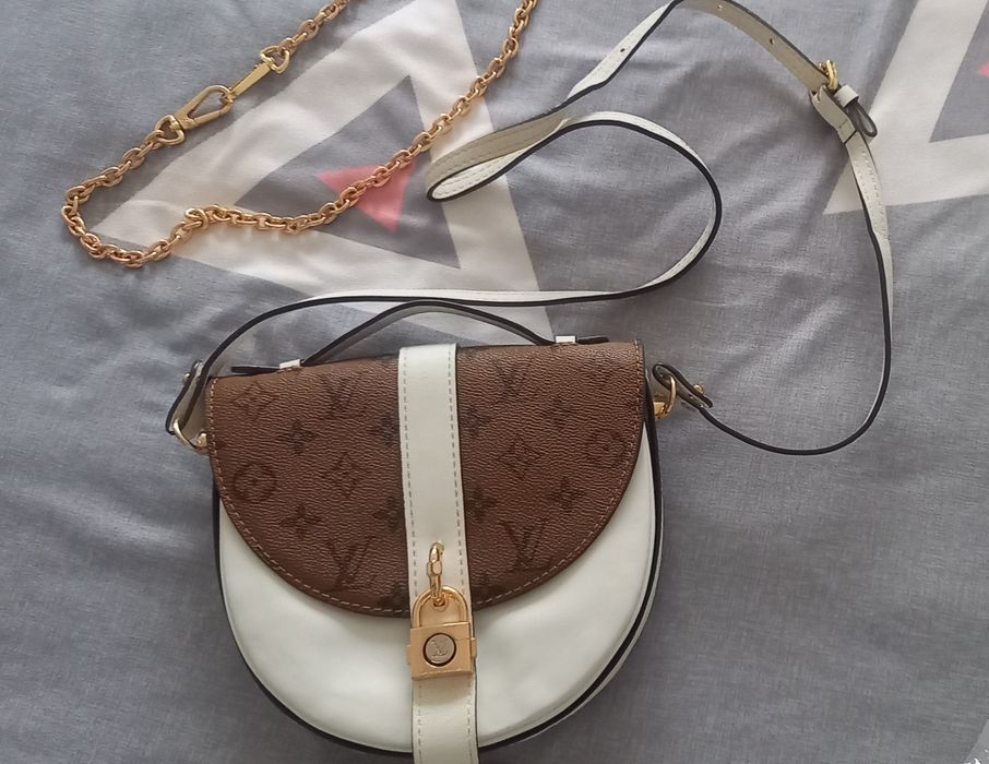 Продам кожаную сумку. 2 отделениями. цена 5 тыс тг.