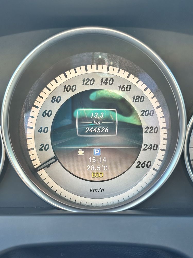 Mercedes C180 feis
