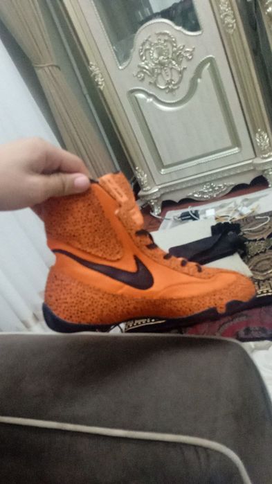 Продается шлем перчатки и боксерки