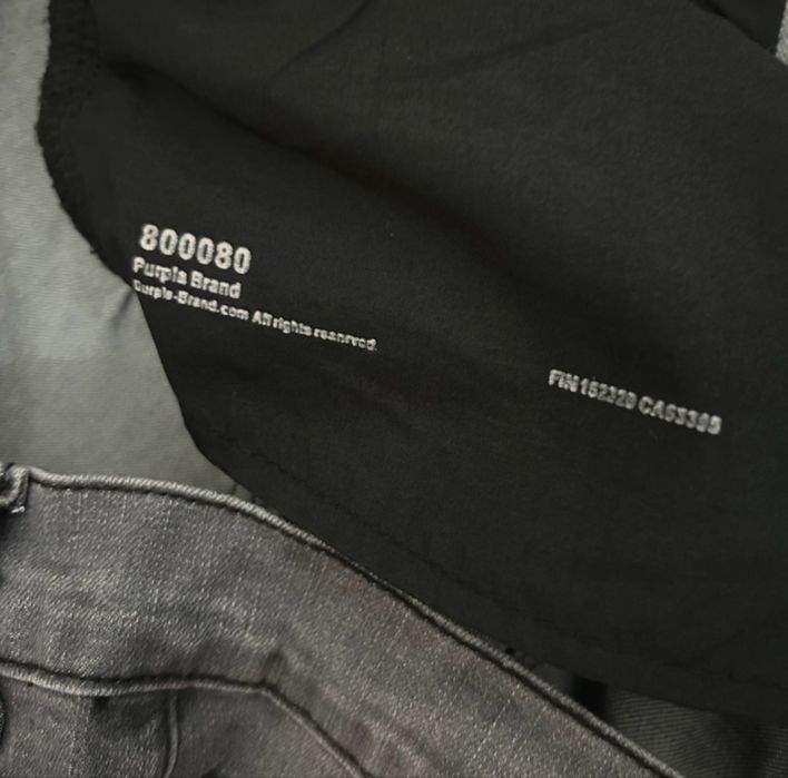 Blugi Purple gri cu stropi albi – mărimea 36 – 220 lei