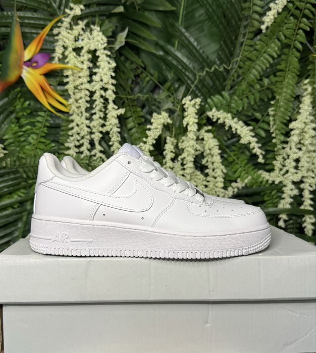 Nike Air Force 1 Low Triple White