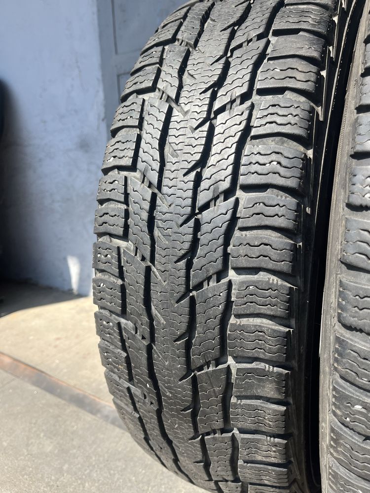 2 бр. гуми за бус 205/75/16C Nokian DOT 1419 6,5 mm