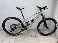 Bicicleta Cube stereo