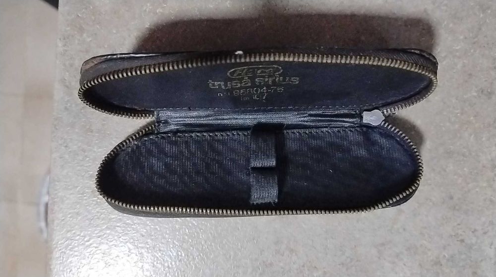 Etui (trusă Sirius) din piele marca Flaro, perioada comunistă, an 1976