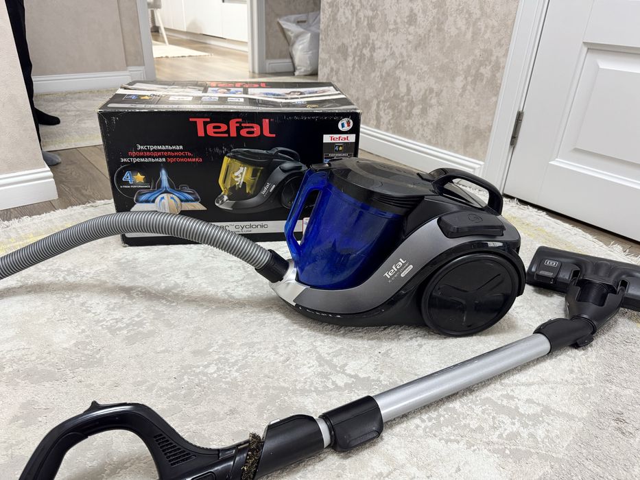 Продам пылесос в хорошем состояний с коробкой