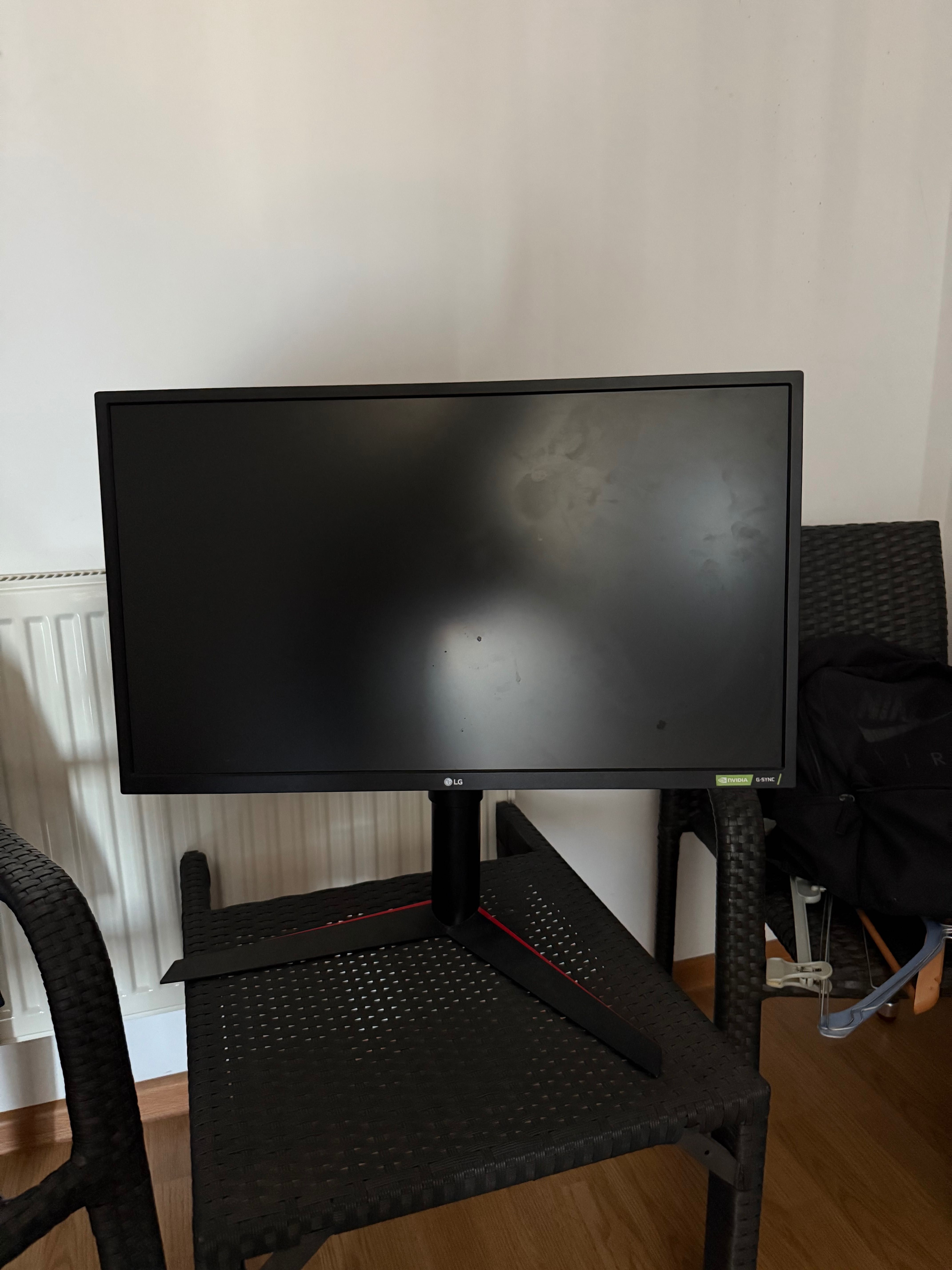 LG 27GK750F‑B, un monitor de 27″ Full HD, 240 Hz, G-Sync Compatible