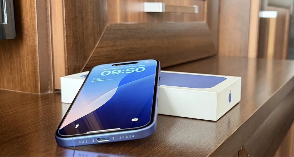 iPhone 16 512 gb cu 75 cicluri de incarcare