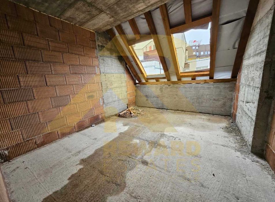 Продава се Четиристаен апартамент в София, Бъкстон - 168 кв.м за 1867 €/кв.м - Снимка #1