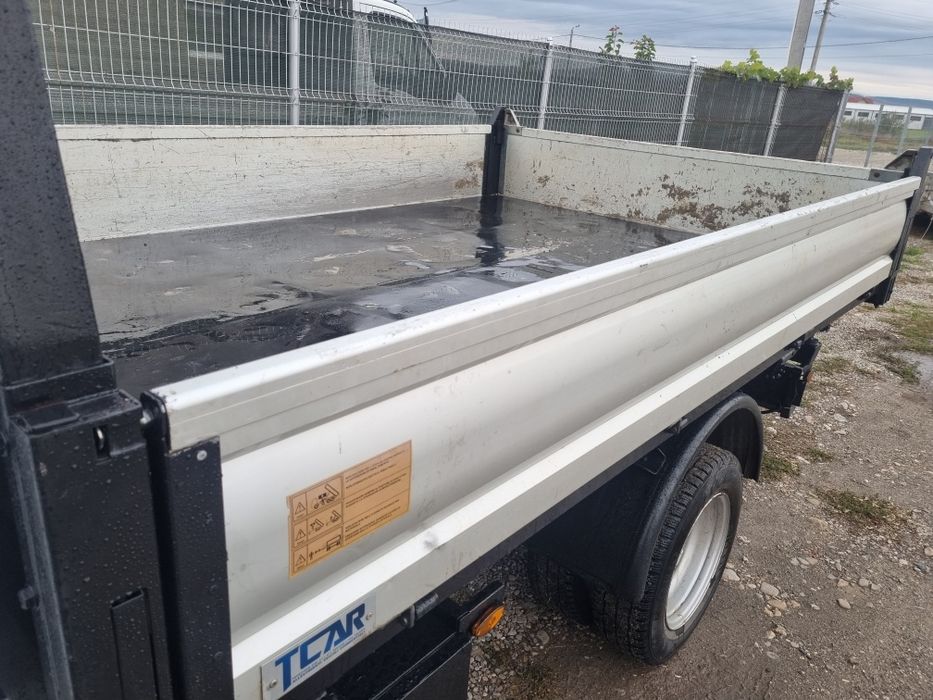 Vând Ford  basculabil 6 locuri bena 2.30/3.20